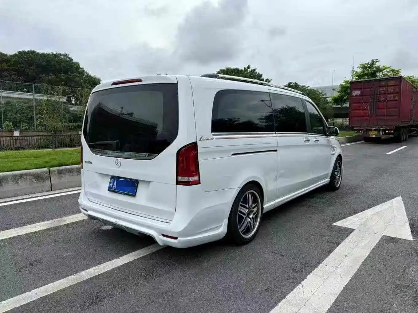 Mercedes-Benz V-Class фото 3