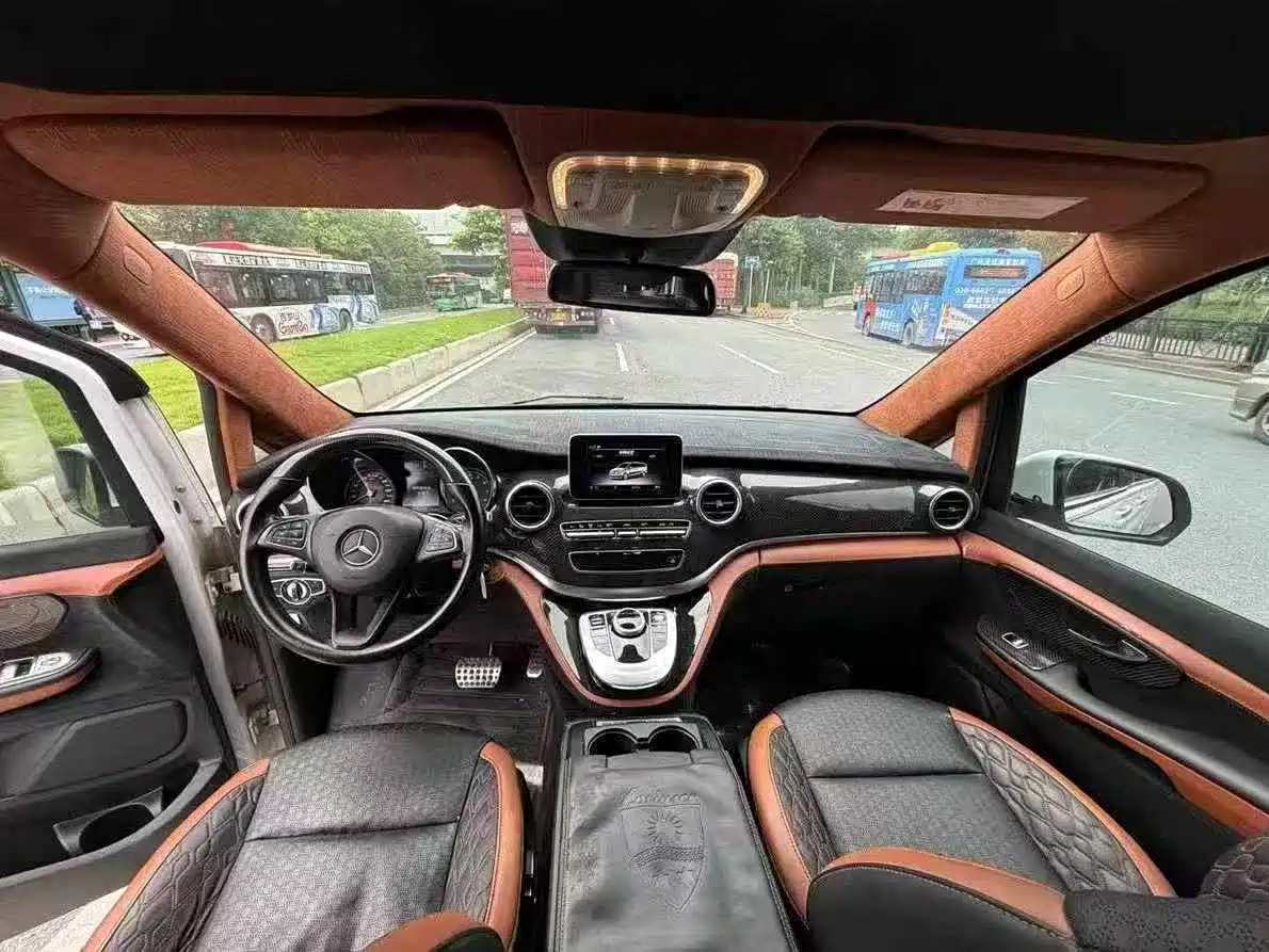 Mercedes-Benz V-Class фото 7
