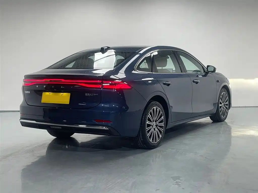Geely Galaxy Galaxy A7 2025 EM-i фото 15
