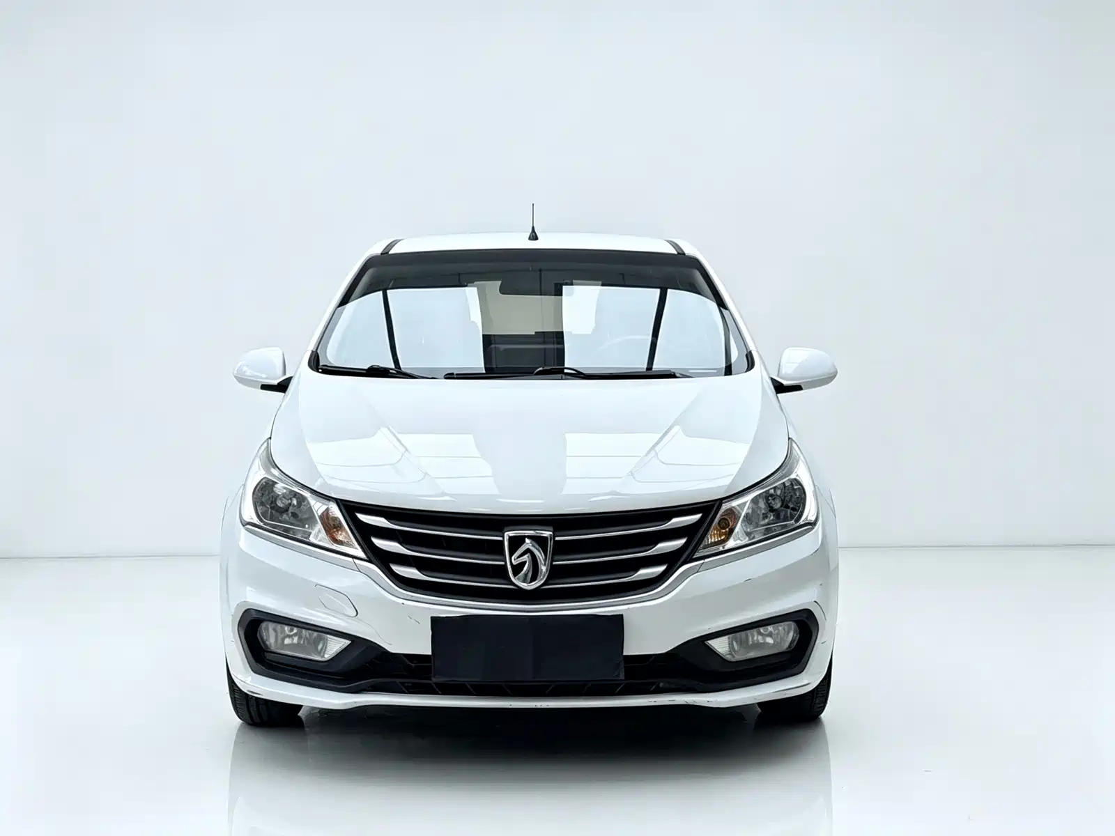 Фото 2 - Baojun 310