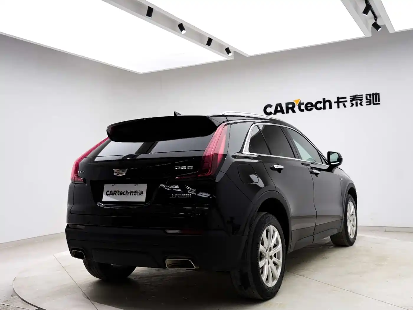 CADILLAC XT4