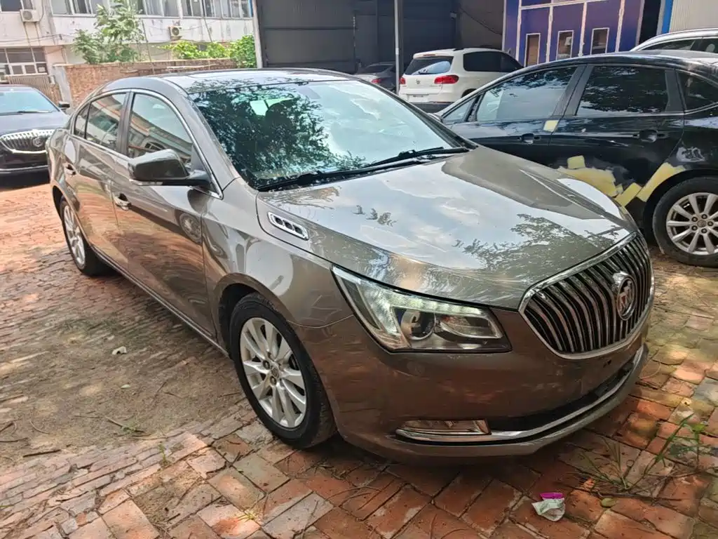 Фото 4 - Buick LaCrosse
