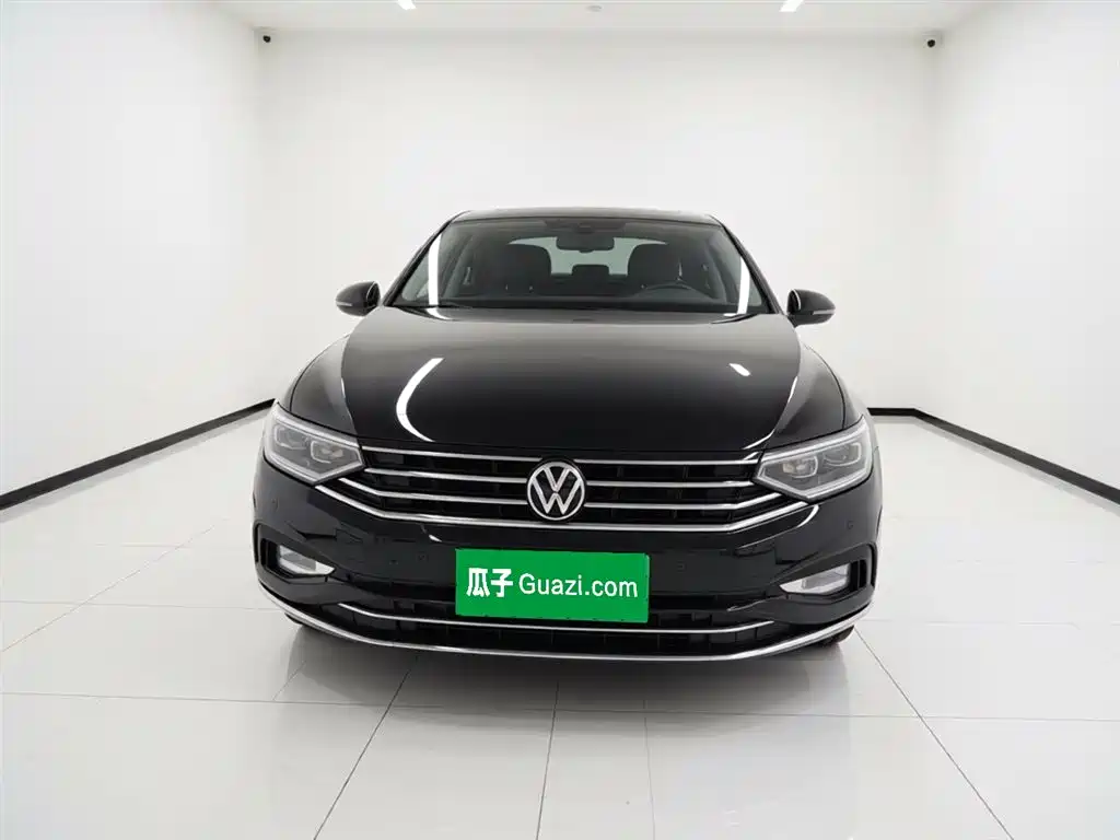Volkswagen Magotan 2020 330TSI DSG Luxury фото 2