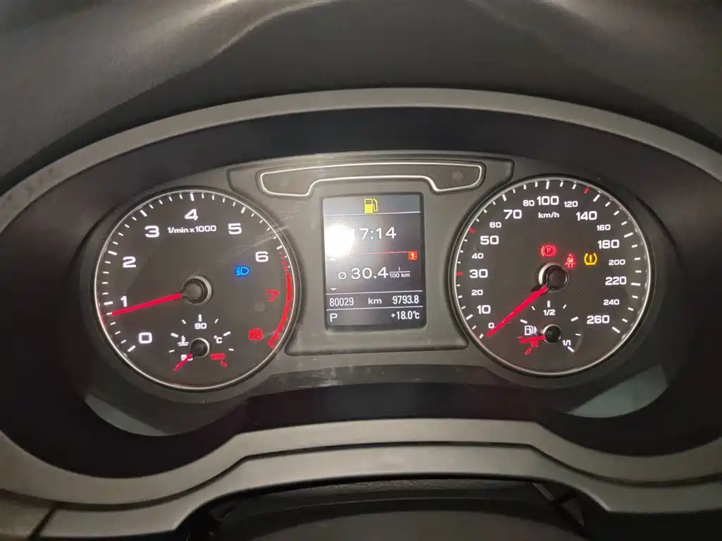 Audi Q3 2015 35 TFSI quattro Technology фото 12