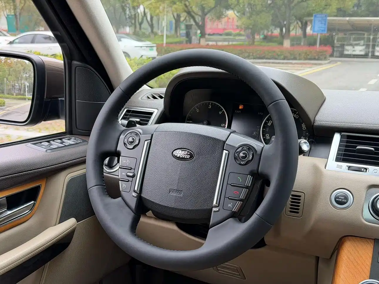 Land Rover Range Rover Sport 2013 3.0 TDV6 Diesel Ultimate Sport Edition фото 9