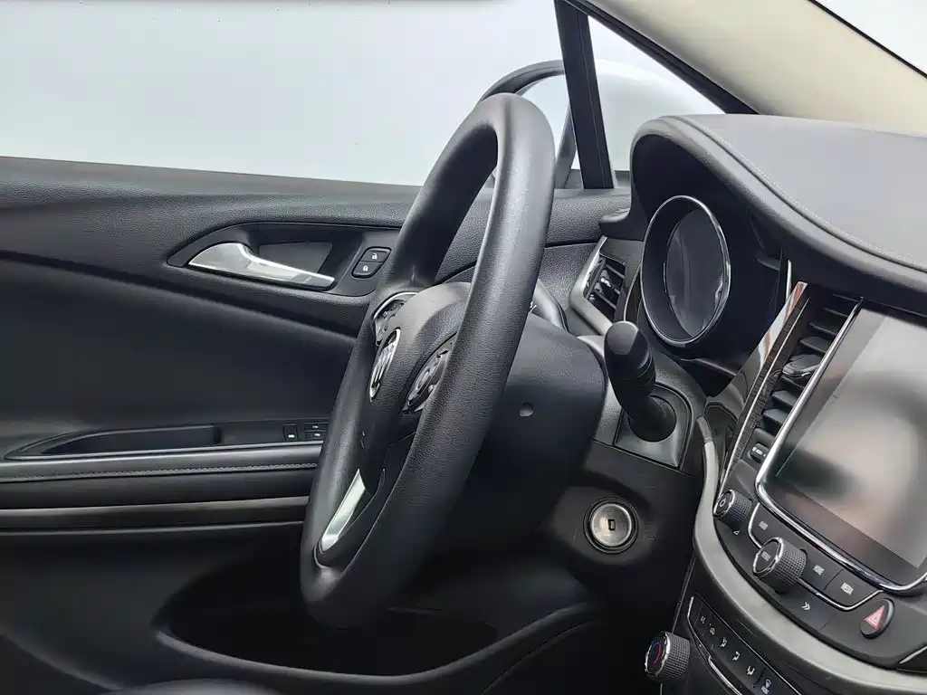 Photo 22 - Buick Verano