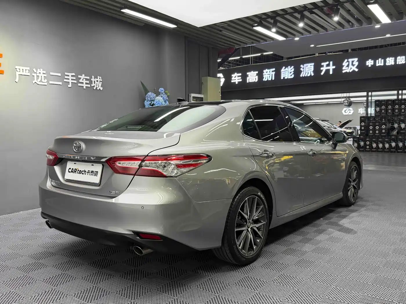 Toyota Camry 2021 2.5G Luxury Edition фото 14