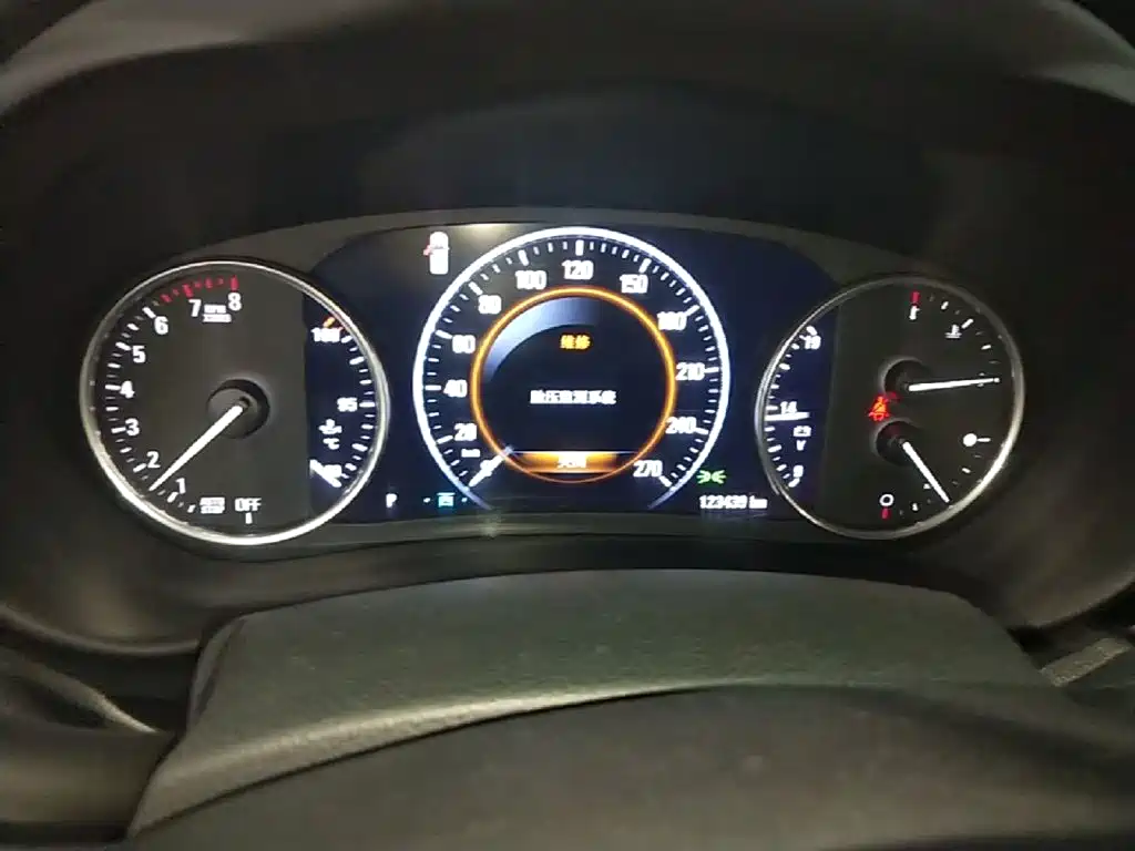 Фото 8 - Buick Envision Plus