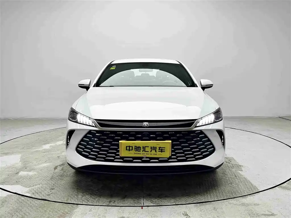 BYD Qin PLUS 2025 DM-i Smart Drive 55KM Leader фото 2