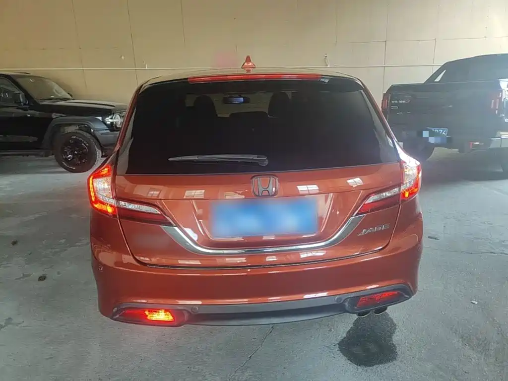 Honda Jade 2016 2016 1.8L Automatic Comfort Elite Version 5-seater