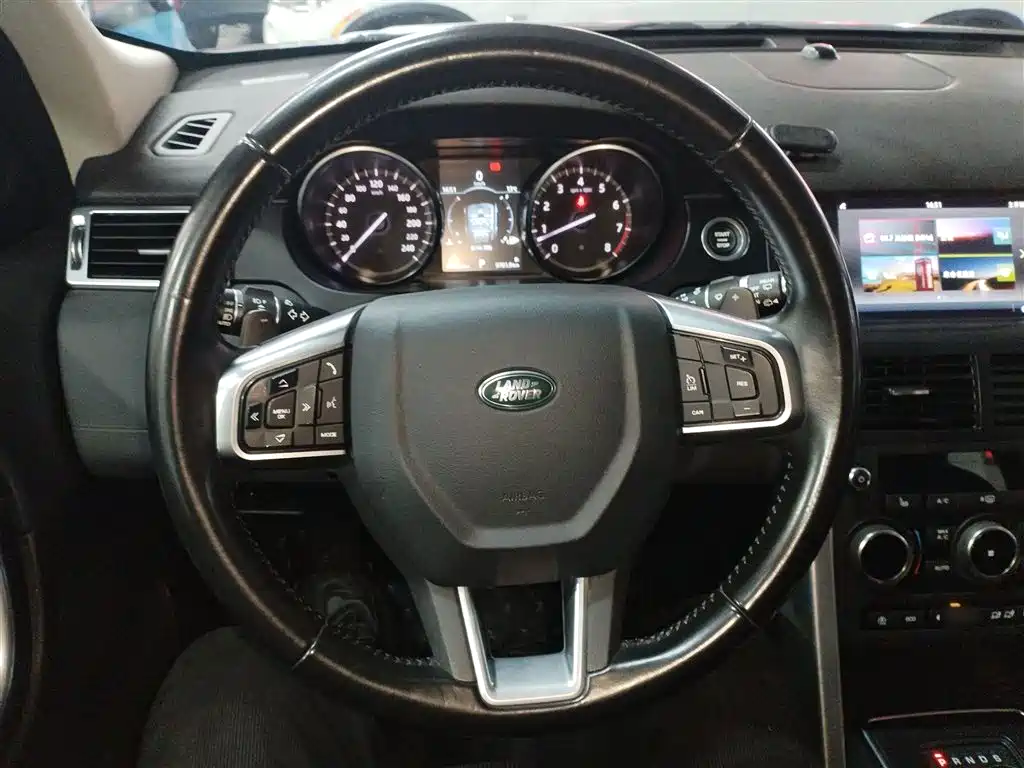 Land Rover Discovery Sport 2018 240PS HSE Edition фото 7