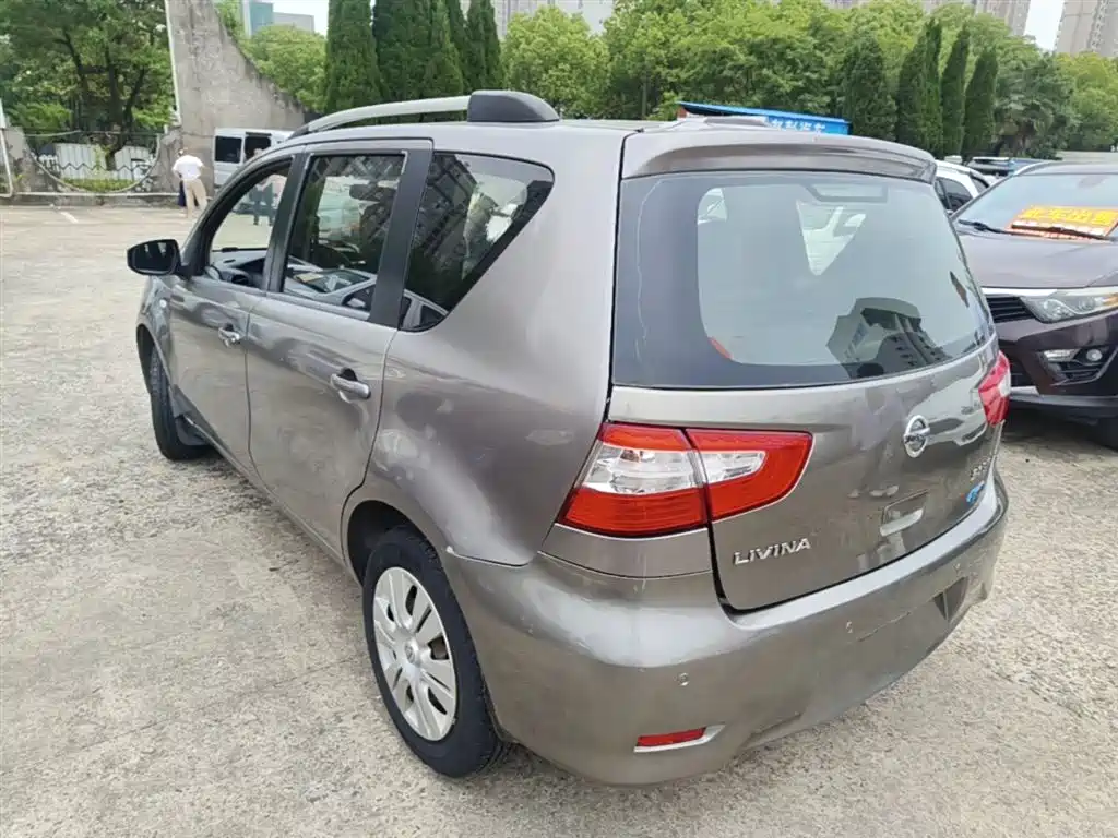 Nissan Livina 2015 2013 1.6XE CVT Comfort