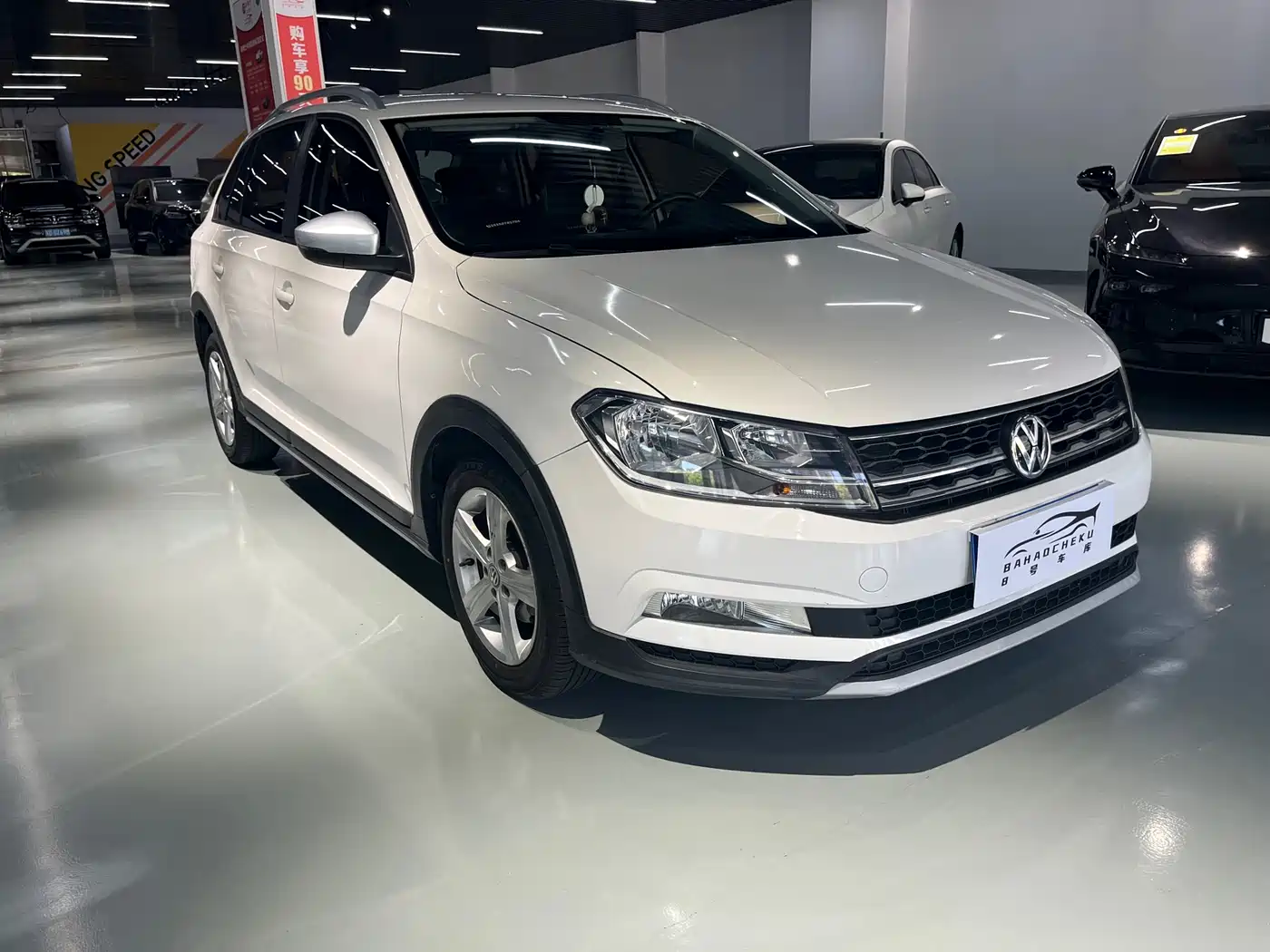 Volkswagen Santana 2016 Cross 1.6L Automatic Trend фото 4