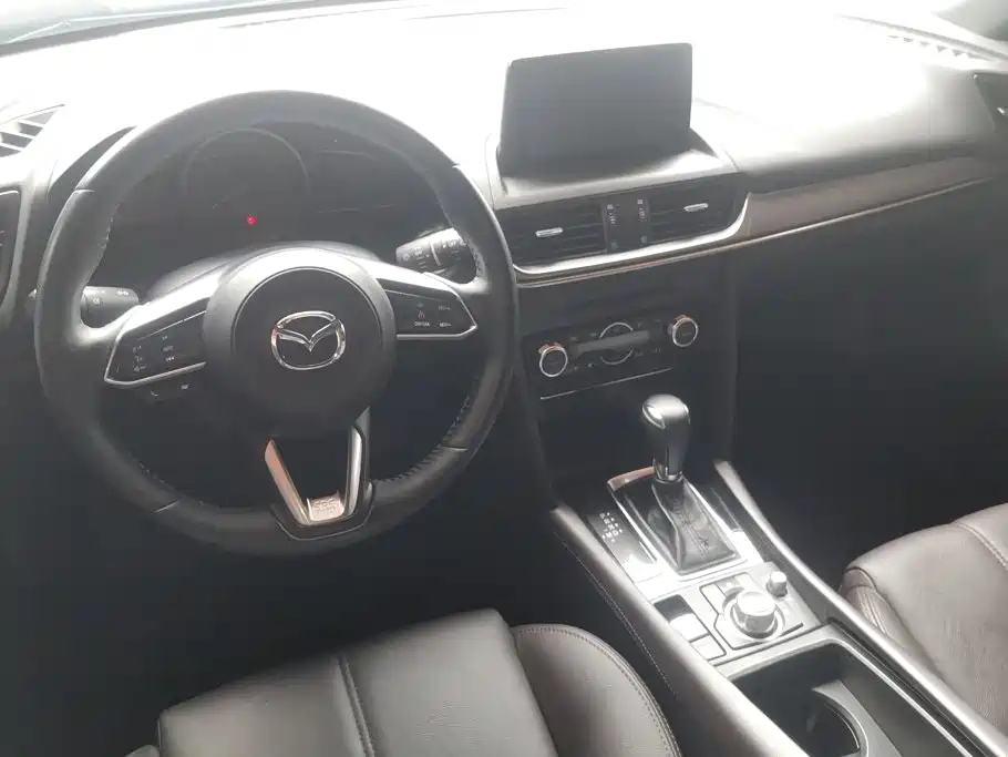 Фото 12 - Mazda CX-4