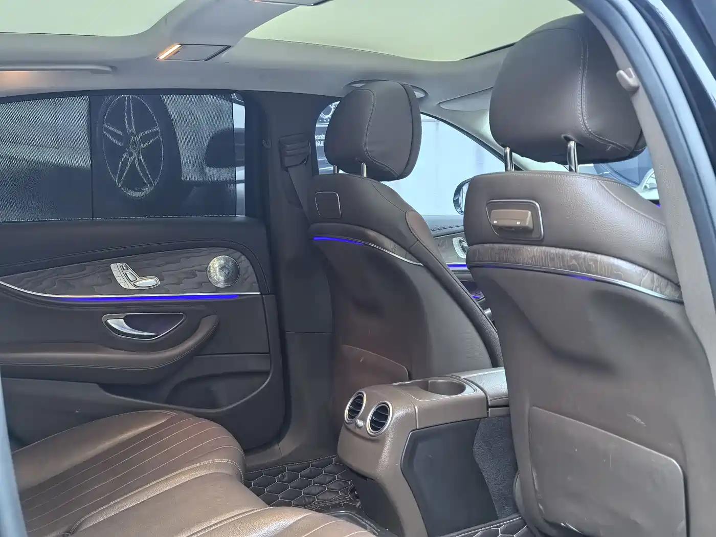 Mercedes-Benz E-Class 2018 Facelift E 300 L Luxury фото 11