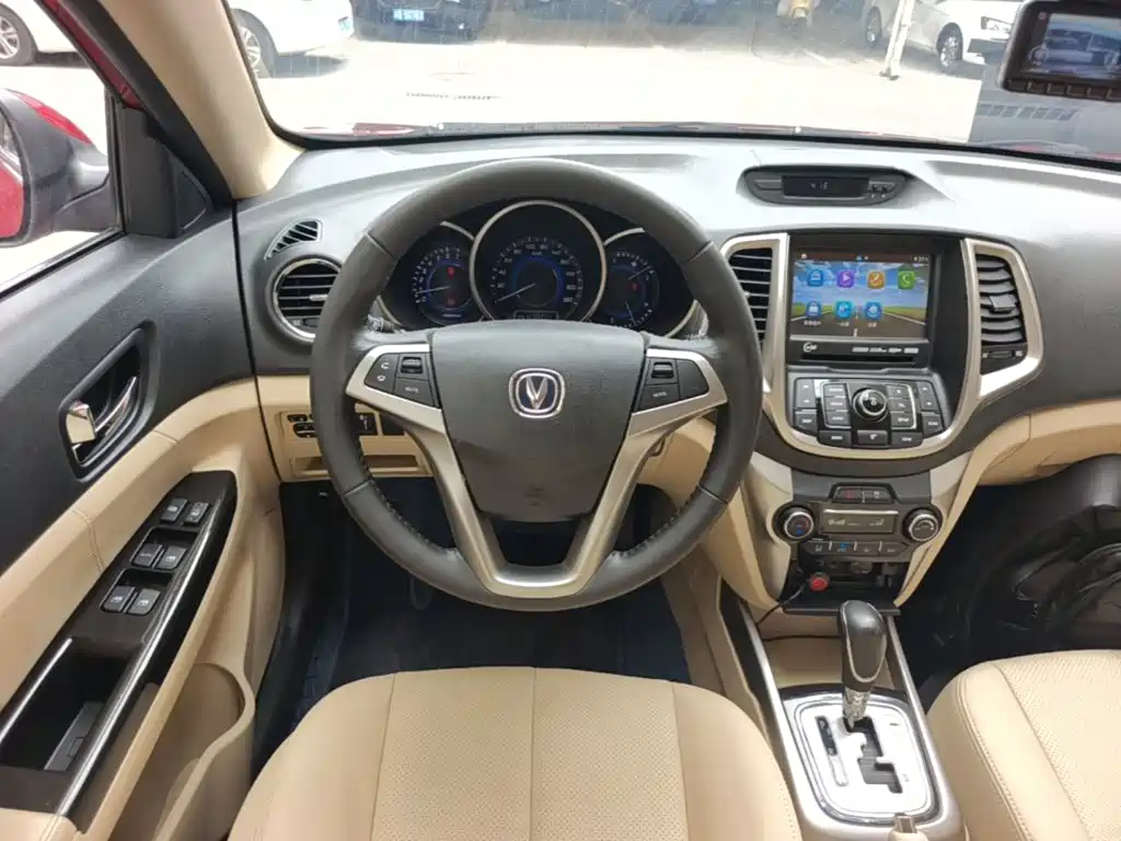 Фото 11 - Changan Eado