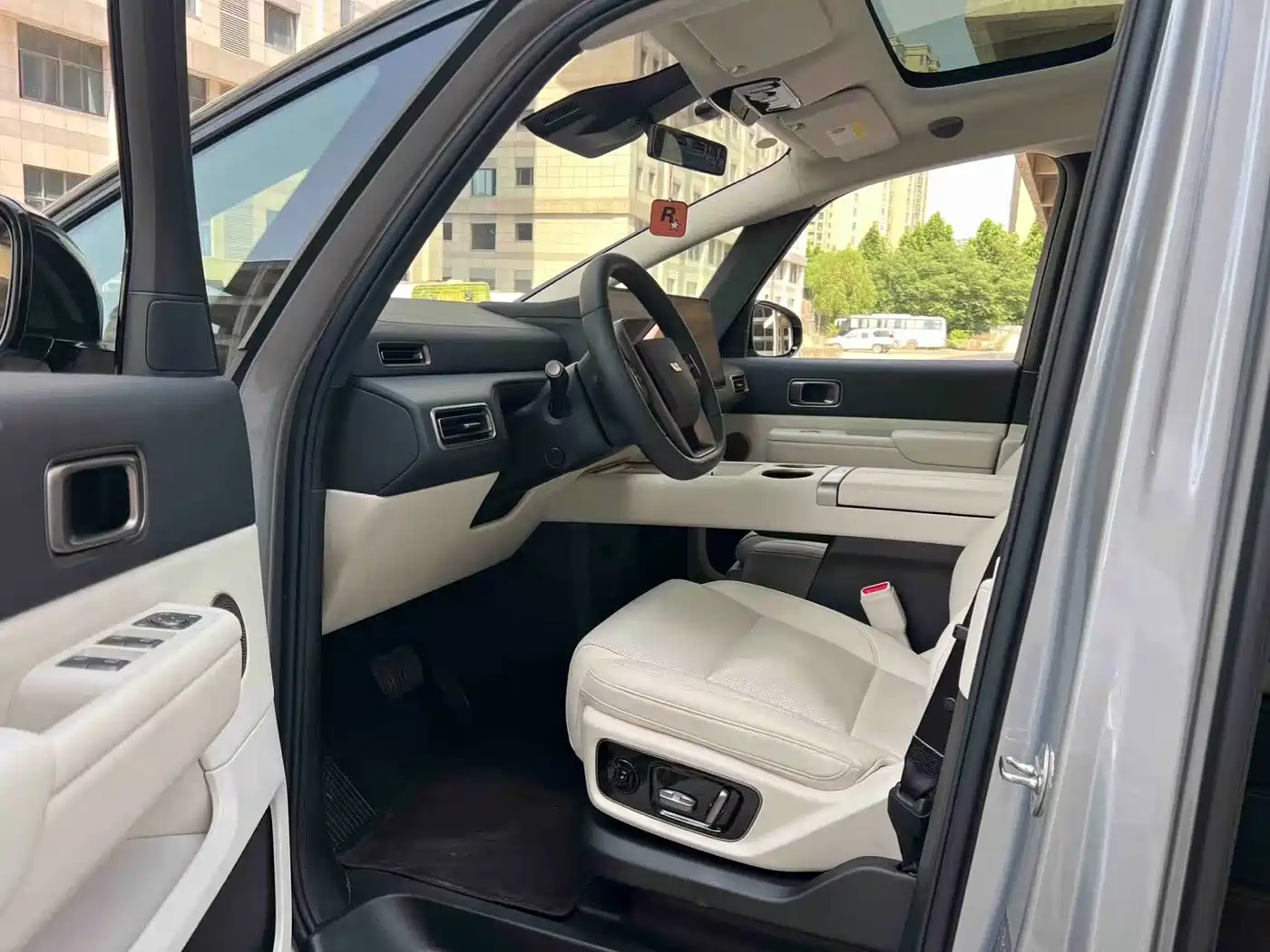 Li Auto MEGA 2025 Model Home Family Special Edition фото 4