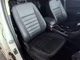 Фото 25 - Ford Kuga