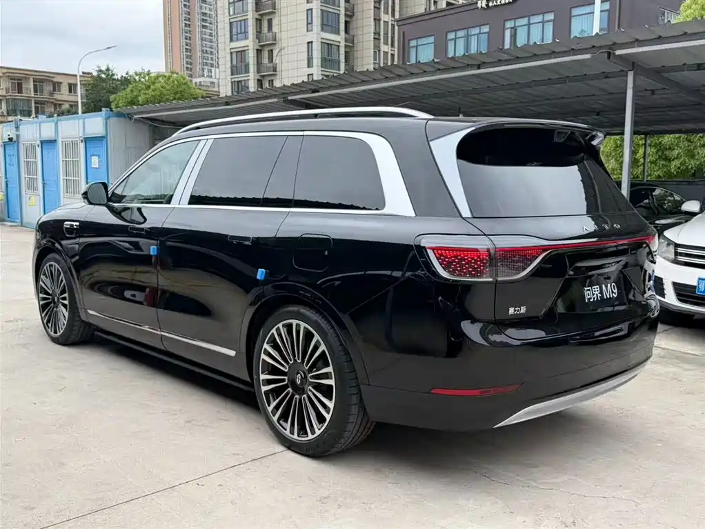 AITO Wenjie AITO M9 2026 Extended Range Max Edition 52kWh 5-seater фото 7
