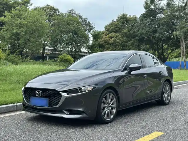 Mazda Mazda3 Axela 2.0L, Автомат, Элеганс