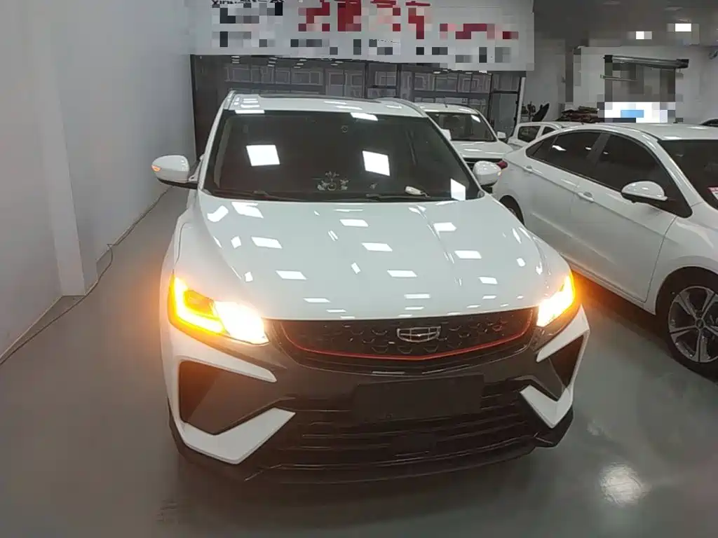 Фото 3 - Geely Binyue