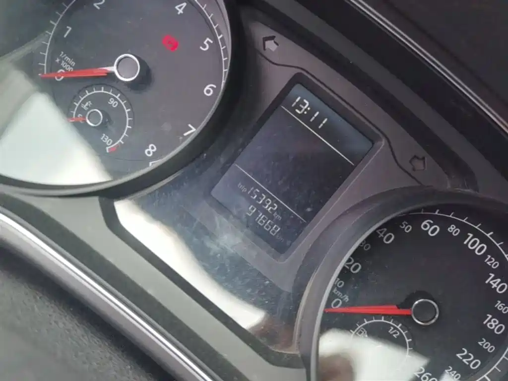 Volkswagen Passat 2015 1.8TSI DSG Elegance Edition фото 12