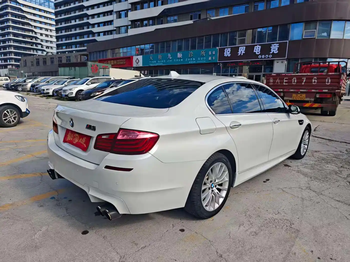 BMW 5 Series 2014 525Li Luxury Design Package фото 4
