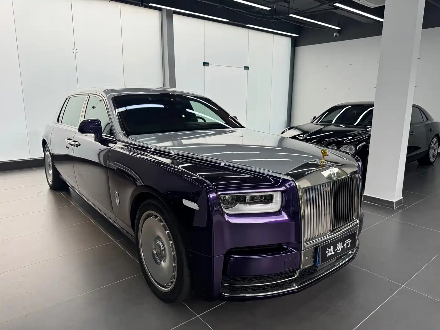 Rolls-Royce Phantom 2021 2021 Fabric Burn Collector's Edition
