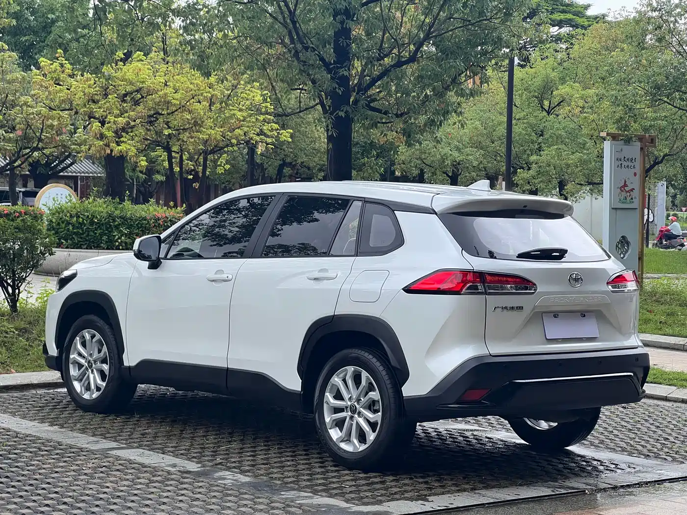 Toyota Frontlander 2025 2024 2.0L CVT Elite Plus Edition