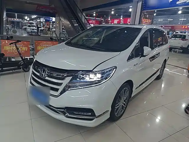 Honda Elysion 2.0L, Гибрид, Люкс