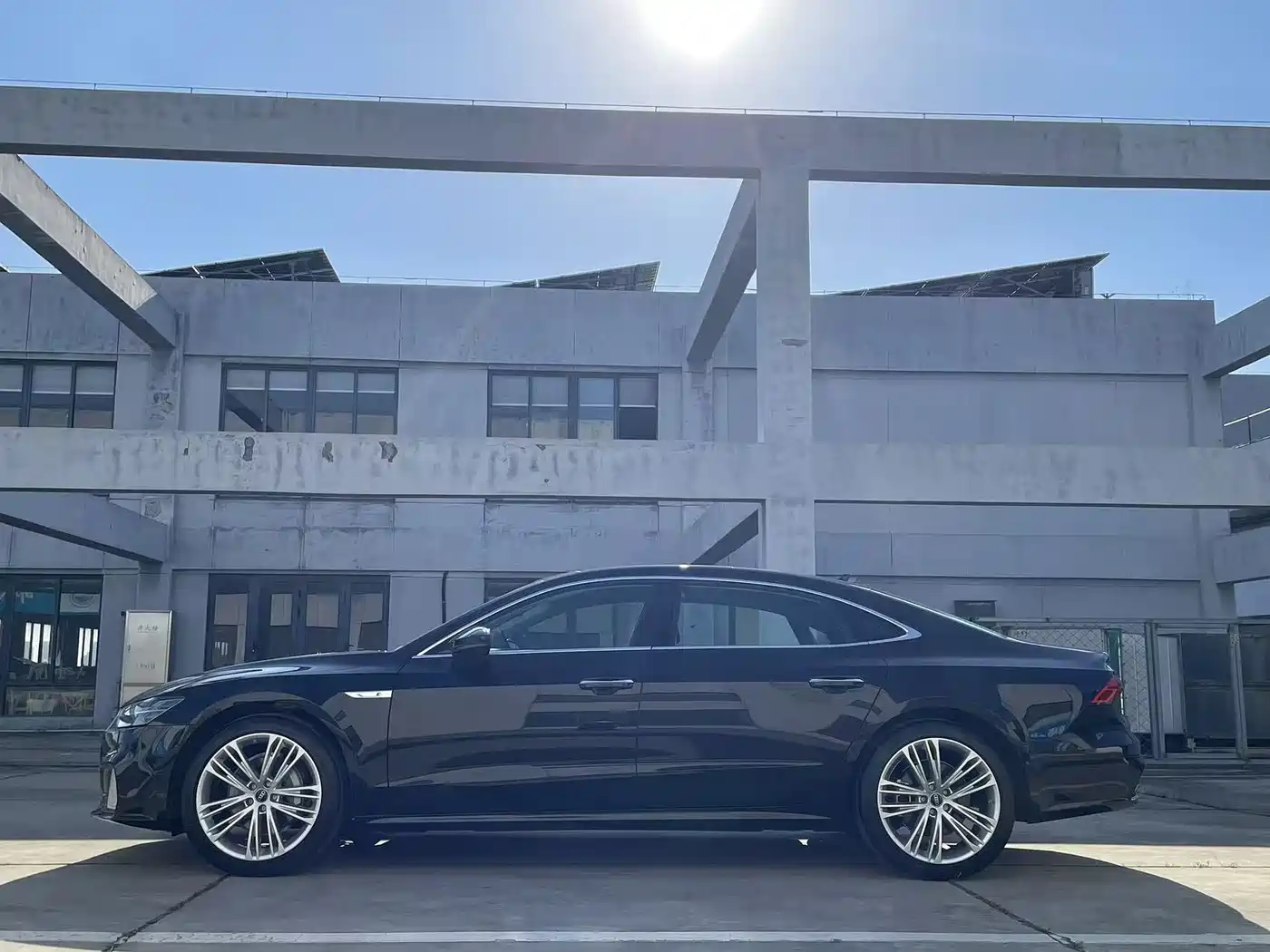 Audi A7L 2025 Model Year 45 TFSI quattro Premium фото 5