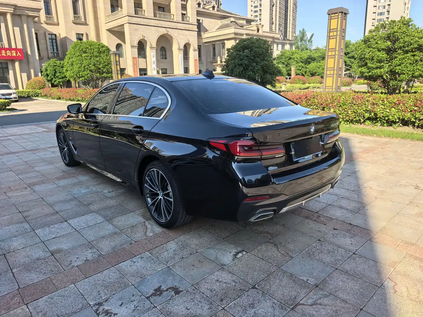 BMW 5-SERIES