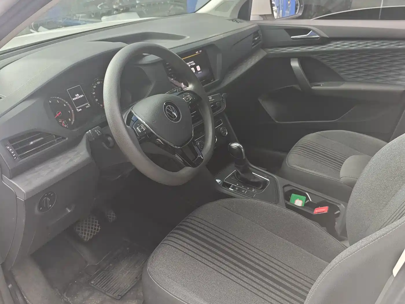 Volkswagen Tharu, миниатюра 5