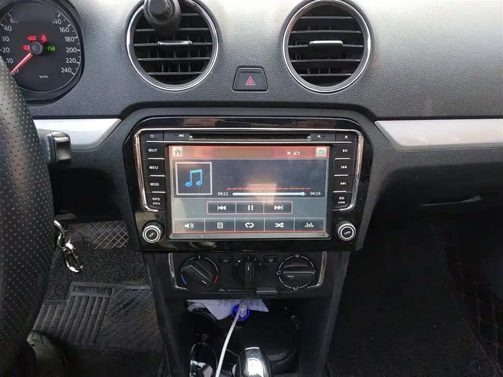 Volkswagen Jetta 2013 1.6L Automatic Comfort фото 6