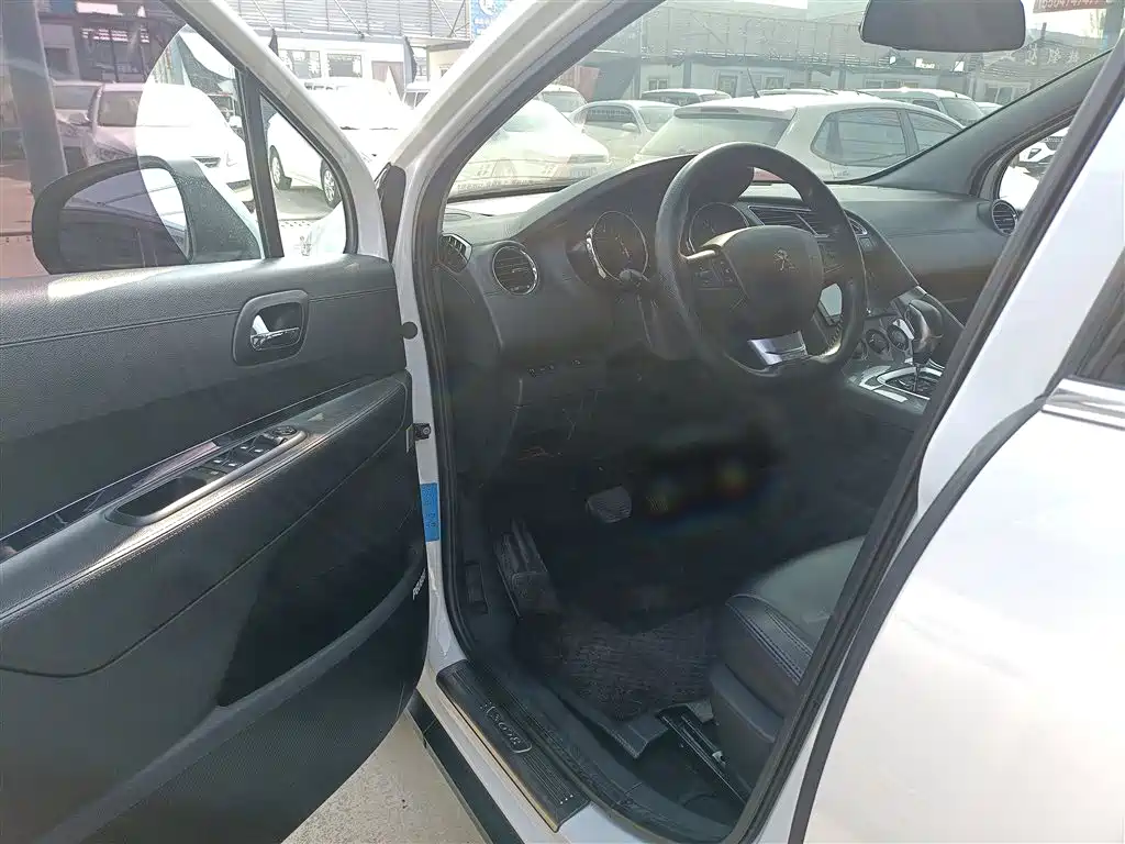 Peugeot 3008 2016 1.6THP Automatic Classic Edition фото 12