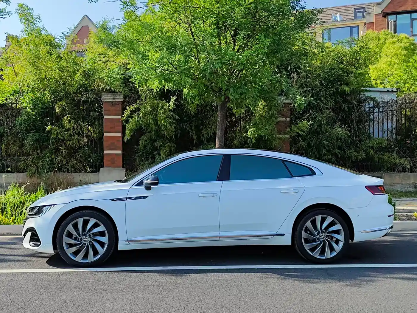 Volkswagen FAW-Volkswagen CC 2023 380TSI Eye-catching Edition фото 19