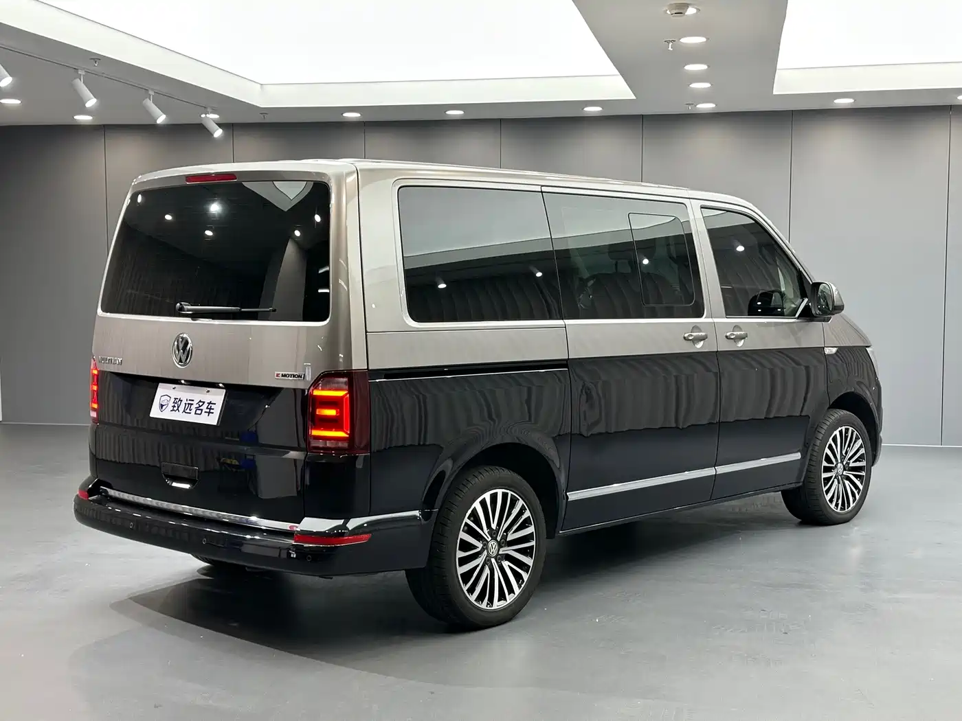 Volkswagen Multivan 2019 2019 2.0TSI 4WD Premium 7-seater
