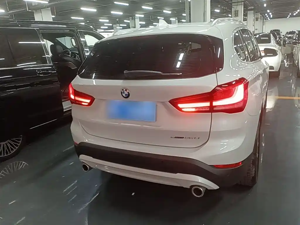 BMW X1 2021 sDrive25Li Leading фото 6