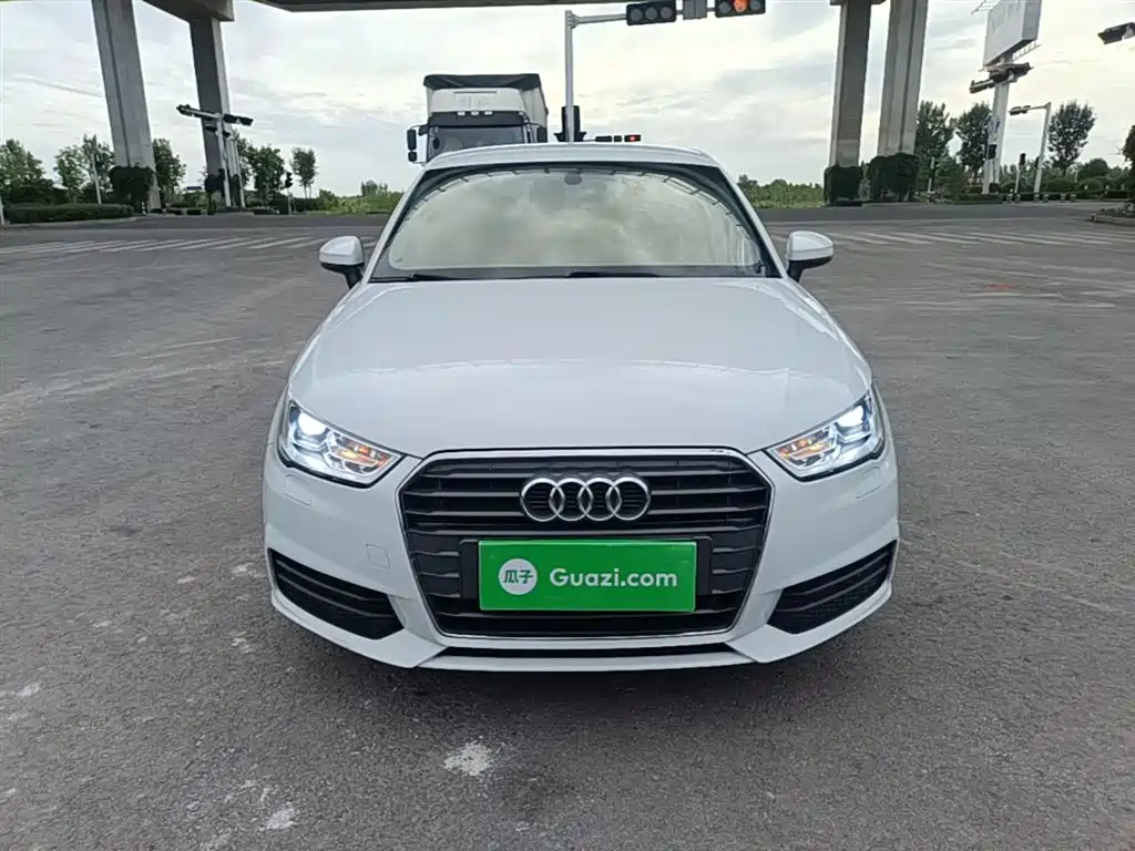 Audi A1 2016 30 TFSI Sportback Design Style Edition фото 3