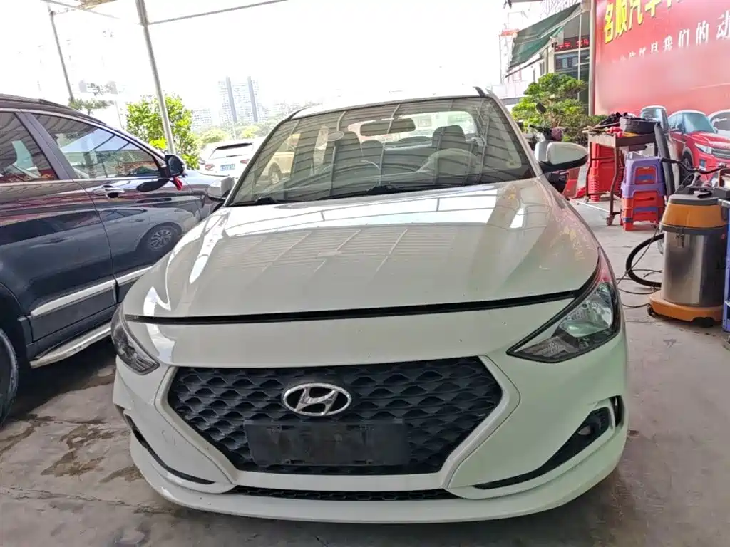 Hyundai Elantra 2018 1.6L Automatic Pleasing Edition GL China VI фото 3