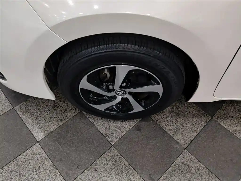 Toyota Levin 2017 Facelift 185T CVT Elite (China V) фото 23