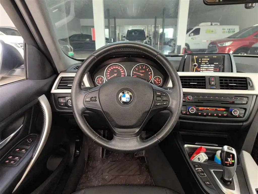 BMW 3 Series 2014 320Li Fashion фото 11