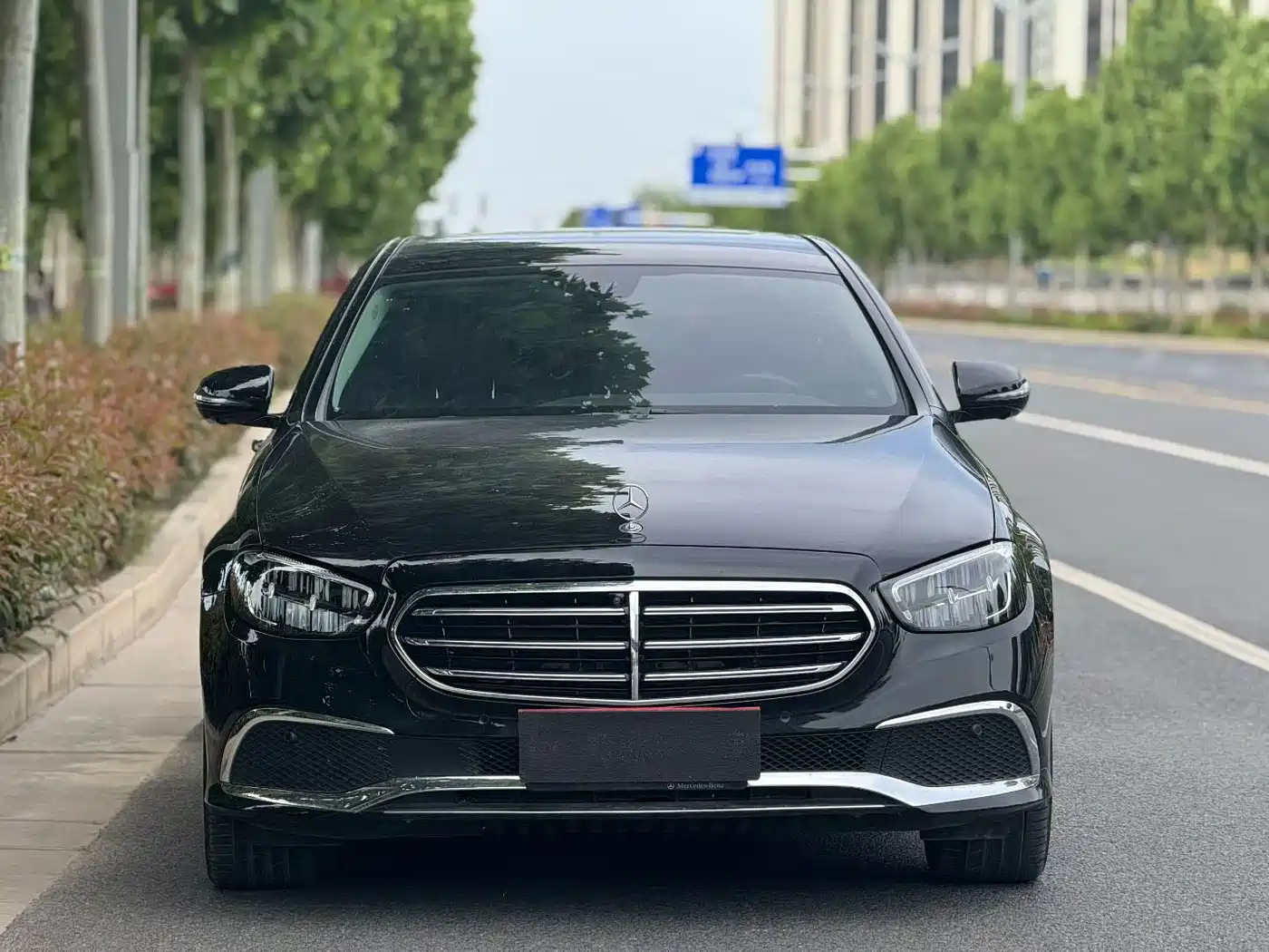Mercedes-Benz E-Class 2023 E 300 L Luxury фото 2