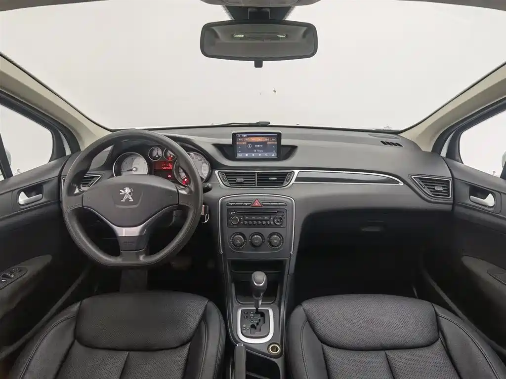 Peugeot 308 2014 Model Joy Edition Classic 1.6L Automatic Superior Style фото 5