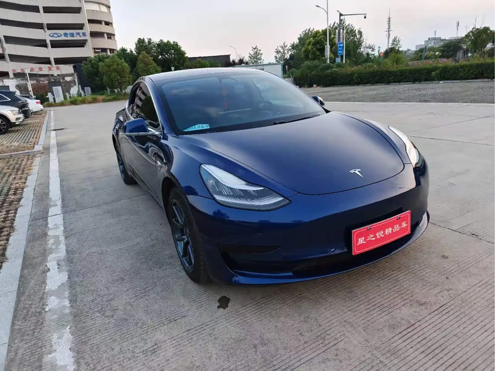 Фото 3 - Tesla Model 3