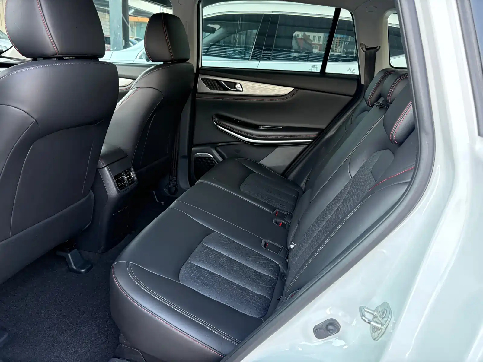 Photo 6 - Changan CS75