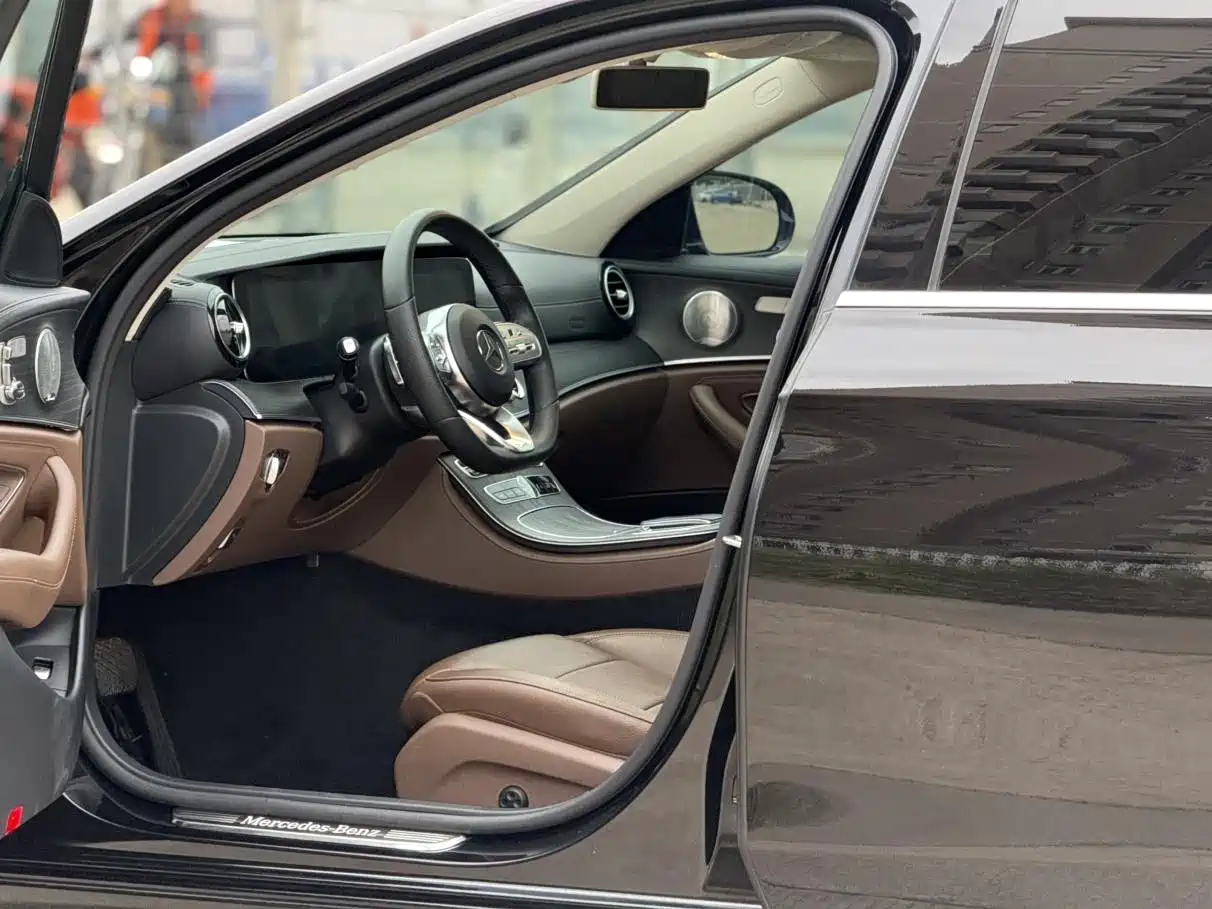 Mercedes-Benz E-Class 2020 E 300 L Luxury Model фото 14