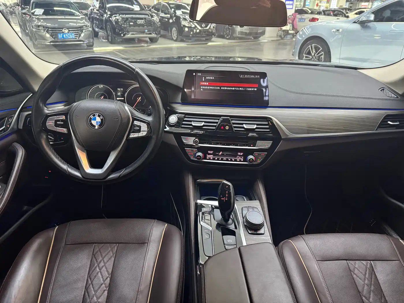 BMW 5 Series New Energy 2019 530Le Luxury Package фото 10