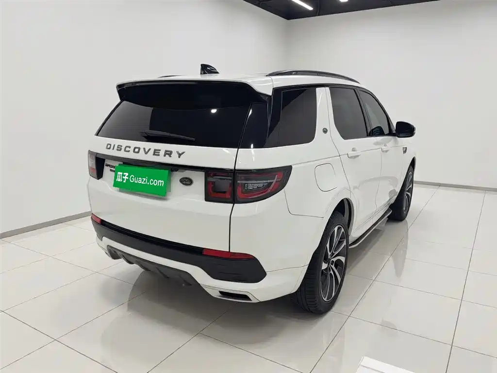 LAND ROVER DISCOVER NEW ENERGY SOURCES FOR SPORTS