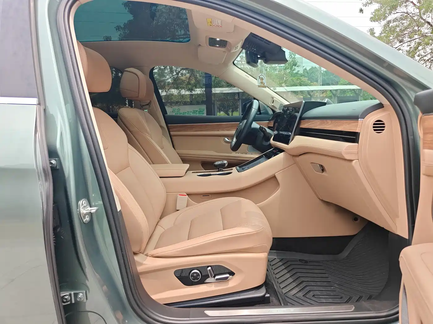 AITO Wenjie AITO M5 2023 Extended Range RWD Smart Drive Edition фото 14